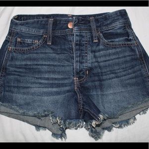 Vintage cut shorts from Hollister! Size 00